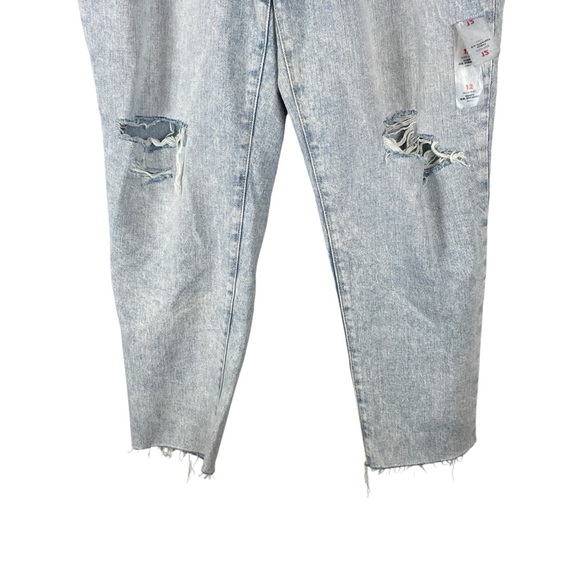 Old Navy NWT Light Wash Distressed Curvy O.G Straight Leg Jeans size 12 - Picture 4 of 9